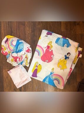 👸🏻 Disney Princess Bedding Sheet Set + 4 pillowcases